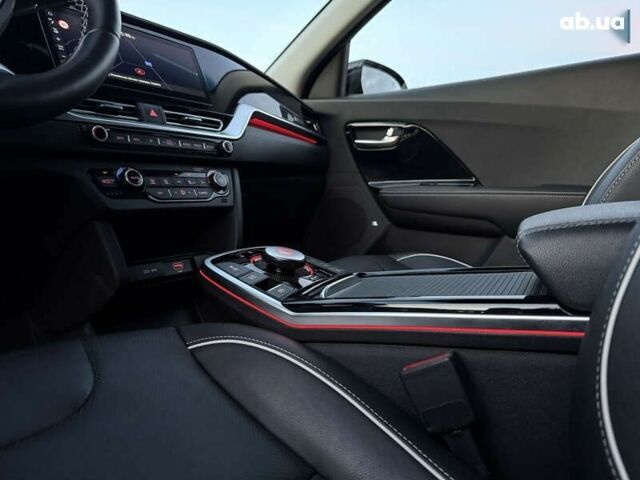 Киа Niro, объемом двигателя 0 л и пробегом 88 тыс. км за 23900 $, фото 3 на Automoto.ua