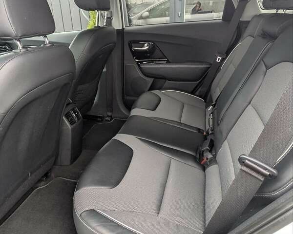 Киа Niro, объемом двигателя 0 л и пробегом 50 тыс. км за 17300 $, фото 24 на Automoto.ua