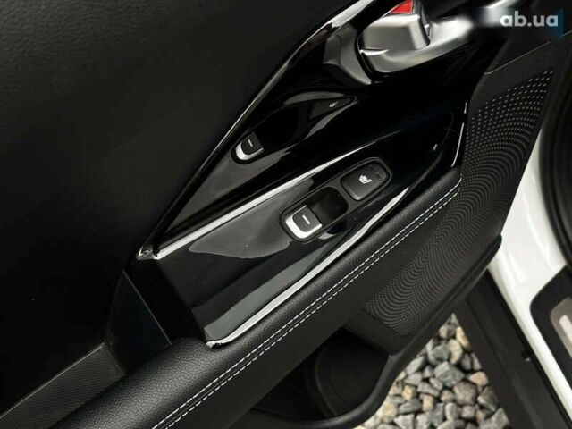 Киа Niro, объемом двигателя 0 л и пробегом 48 тыс. км за 24350 $, фото 14 на Automoto.ua