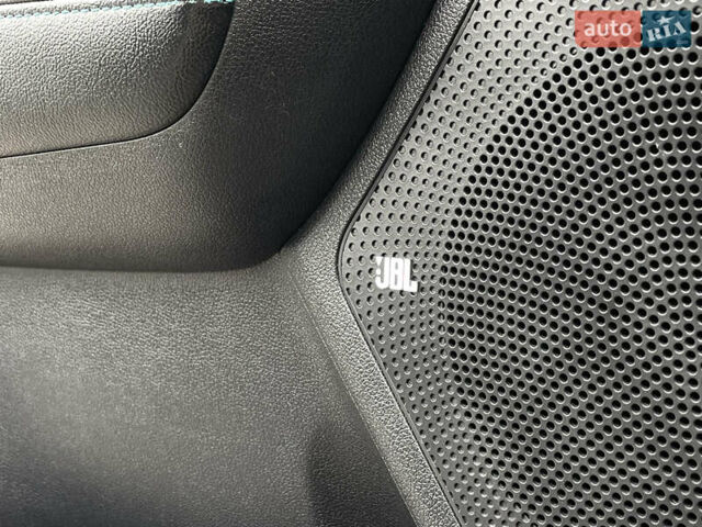 Киа Niro, объемом двигателя 0 л и пробегом 105 тыс. км за 20350 $, фото 35 на Automoto.ua