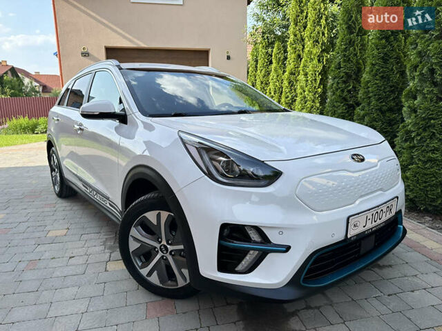 Киа Niro, объемом двигателя 0 л и пробегом 55 тыс. км за 17999 $, фото 3 на Automoto.ua
