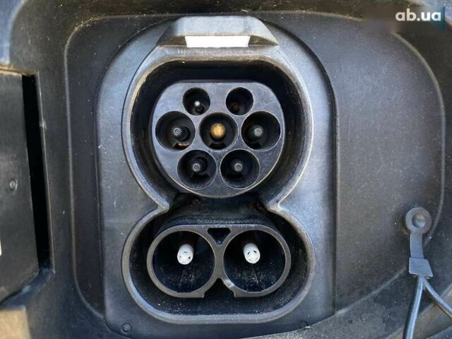 Киа Niro, объемом двигателя 0 л и пробегом 105 тыс. км за 22500 $, фото 17 на Automoto.ua