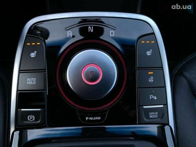 Киа Niro, объемом двигателя 0 л и пробегом 123 тыс. км за 20600 $, фото 10 на Automoto.ua