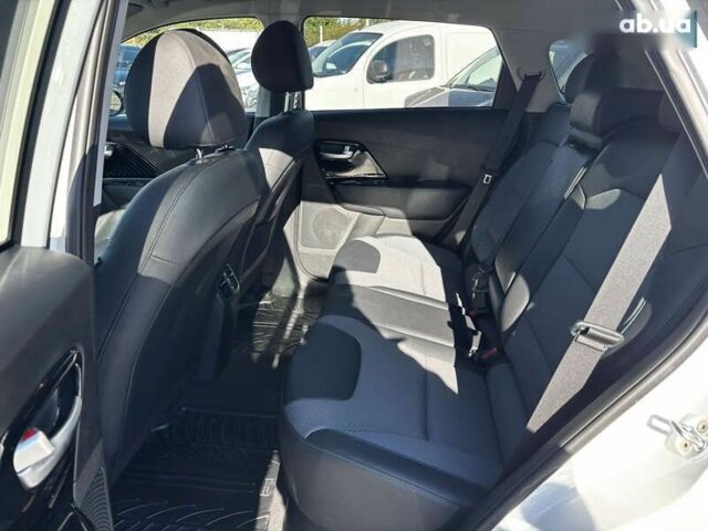 Кіа Niro, об'ємом двигуна 0 л та пробігом 53 тис. км за 20950 $, фото 26 на Automoto.ua