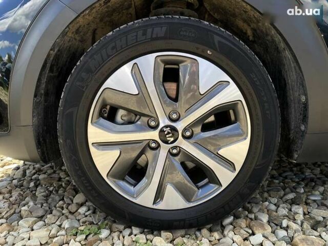 Киа Niro, объемом двигателя 0 л и пробегом 78 тыс. км за 22500 $, фото 24 на Automoto.ua
