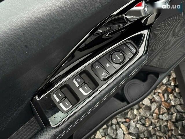 Киа Niro, объемом двигателя 0 л и пробегом 75 тыс. км за 21650 $, фото 13 на Automoto.ua