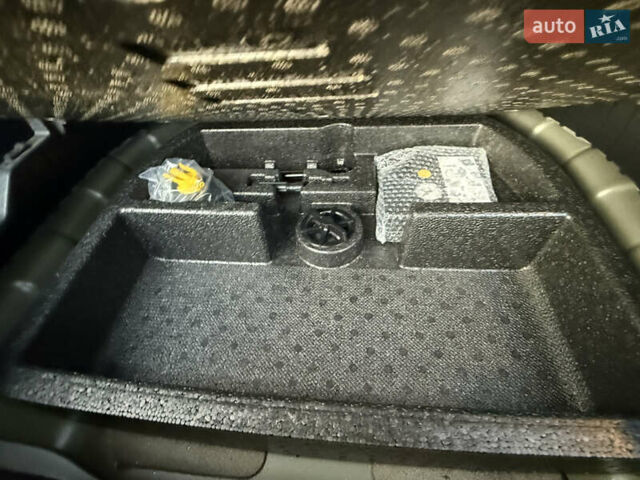 Кіа Niro, об'ємом двигуна 0 л та пробігом 84 тис. км за 19200 $, фото 23 на Automoto.ua