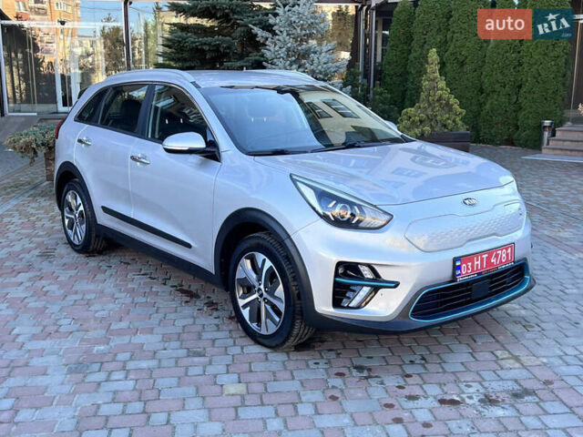 Киа Niro, объемом двигателя 0 л и пробегом 89 тыс. км за 18500 $, фото 2 на Automoto.ua
