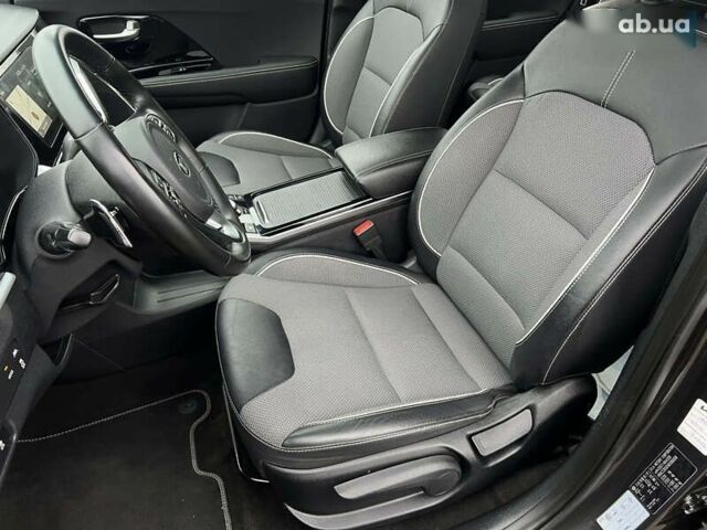 Кіа Niro, об'ємом двигуна 0 л та пробігом 107 тис. км за 19454 $, фото 26 на Automoto.ua