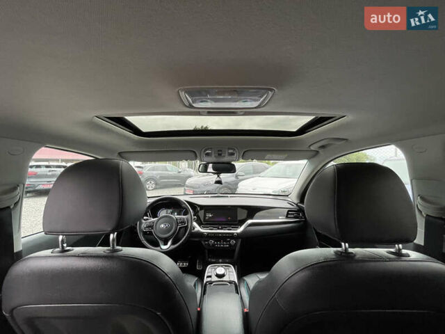 Киа Niro, объемом двигателя 0 л и пробегом 105 тыс. км за 20350 $, фото 25 на Automoto.ua