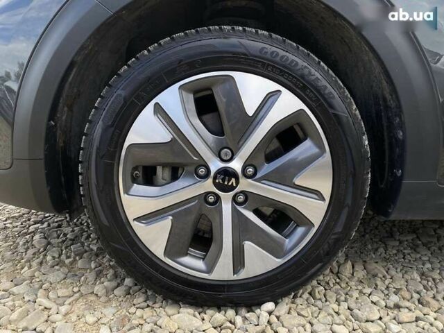 Киа Niro, объемом двигателя 0 л и пробегом 66 тыс. км за 23200 $, фото 18 на Automoto.ua