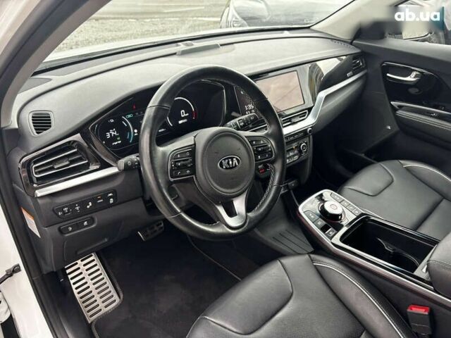 Киа Niro, объемом двигателя 0 л и пробегом 48 тыс. км за 24350 $, фото 19 на Automoto.ua