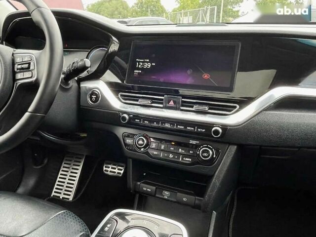 Киа Niro, объемом двигателя 0 л и пробегом 105 тыс. км за 20350 $, фото 21 на Automoto.ua