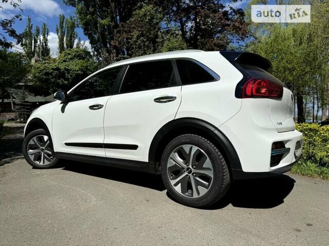 Киа Niro, объемом двигателя 0 л и пробегом 40 тыс. км за 19500 $, фото 4 на Automoto.ua