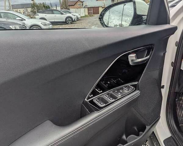 Киа Niro, объемом двигателя 0 л и пробегом 50 тыс. км за 17300 $, фото 3 на Automoto.ua