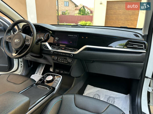 Киа Niro, объемом двигателя 0 л и пробегом 55 тыс. км за 17999 $, фото 79 на Automoto.ua