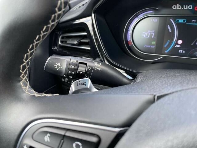 Киа Niro, объемом двигателя 0 л и пробегом 112 тыс. км за 21900 $, фото 29 на Automoto.ua