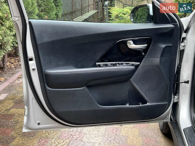 Киа Niro, объемом двигателя 0 л и пробегом 89 тыс. км за 18500 $, фото 17 на Automoto.ua
