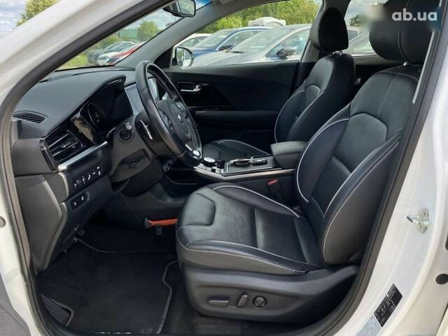 Киа Niro, объемом двигателя 0 л и пробегом 112 тыс. км за 21900 $, фото 22 на Automoto.ua
