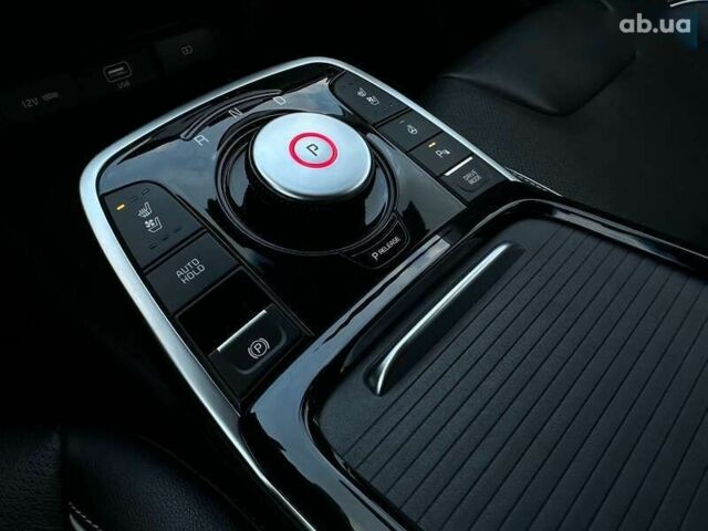 Киа Niro, объемом двигателя 0 л и пробегом 62 тыс. км за 24600 $, фото 17 на Automoto.ua