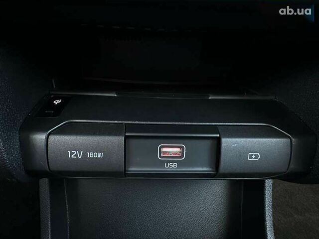 Киа Niro, объемом двигателя 0 л и пробегом 37 тыс. км за 24600 $, фото 6 на Automoto.ua