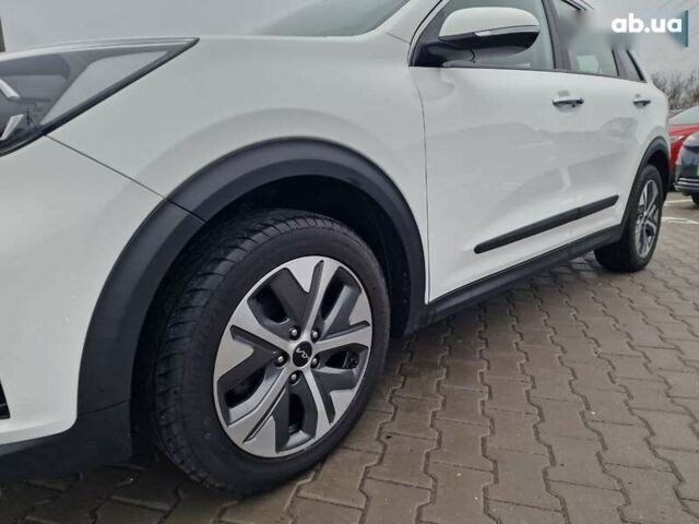 Кіа Niro, об'ємом двигуна 0 л та пробігом 107 тис. км за 20600 $, фото 2 на Automoto.ua
