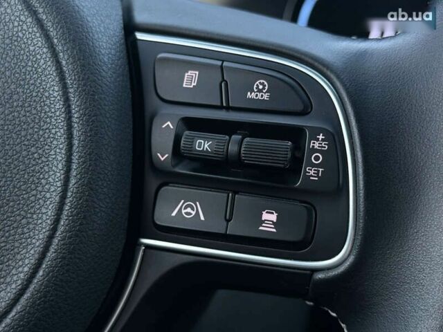 Киа Niro, объемом двигателя 0 л и пробегом 44 тыс. км за 24900 $, фото 8 на Automoto.ua