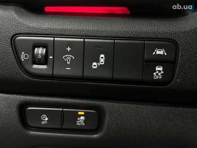 Киа Niro, объемом двигателя 0 л и пробегом 71 тыс. км за 24900 $, фото 5 на Automoto.ua