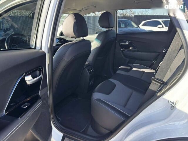 Киа Niro, объемом двигателя 0 л и пробегом 44 тыс. км за 23900 $, фото 5 на Automoto.ua