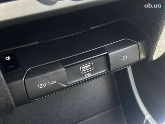 Киа Niro, объемом двигателя 0 л и пробегом 49 тыс. км за 23300 $, фото 16 на Automoto.ua