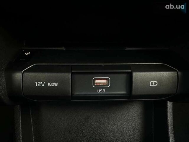 Кіа Niro, об'ємом двигуна 0 л та пробігом 29 тис. км за 22900 $, фото 13 на Automoto.ua