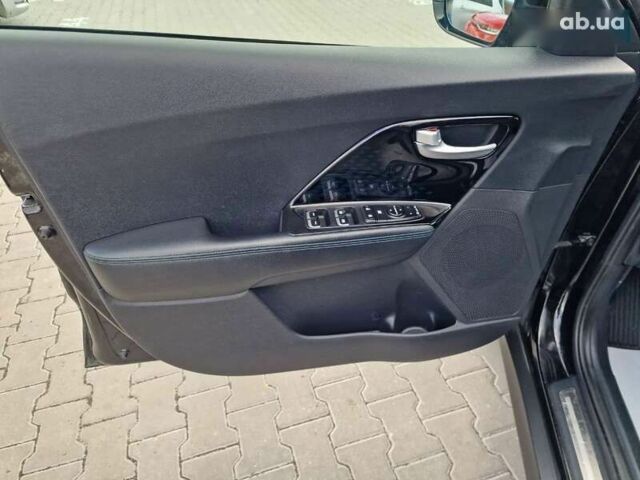 Киа Niro, объемом двигателя 0 л и пробегом 174 тыс. км за 19600 $, фото 19 на Automoto.ua