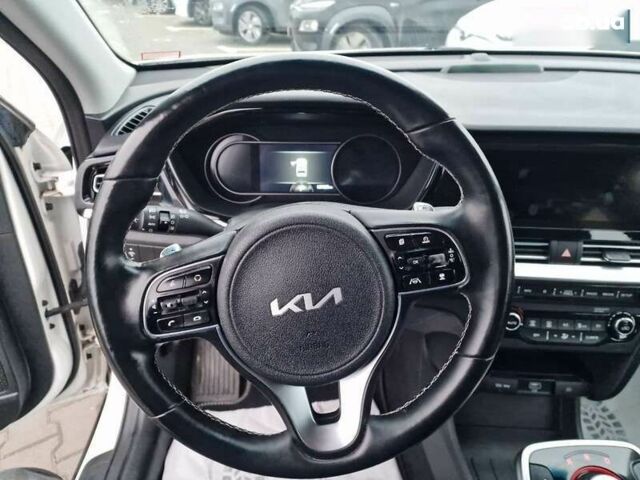 Кіа Niro, об'ємом двигуна 0 л та пробігом 107 тис. км за 20600 $, фото 23 на Automoto.ua