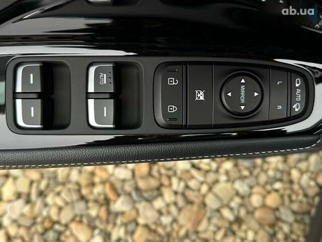 Киа Niro, объемом двигателя 0 л и пробегом 38 тыс. км за 24800 $, фото 6 на Automoto.ua