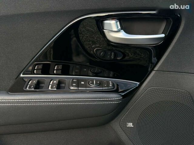 Киа Niro, объемом двигателя 0 л и пробегом 44 тыс. км за 24900 $, фото 6 на Automoto.ua