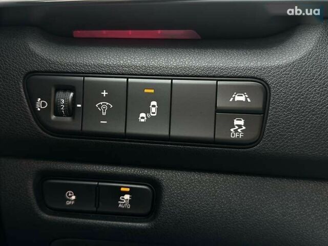 Киа Niro, объемом двигателя 0 л и пробегом 75 тыс. км за 23200 $, фото 5 на Automoto.ua