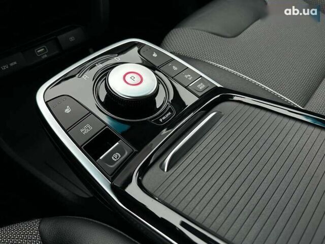 Киа Niro, объемом двигателя 0 л и пробегом 37 тыс. км за 24900 $, фото 10 на Automoto.ua