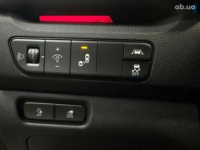 Киа Niro, объемом двигателя 0 л и пробегом 47 тыс. км за 24900 $, фото 7 на Automoto.ua