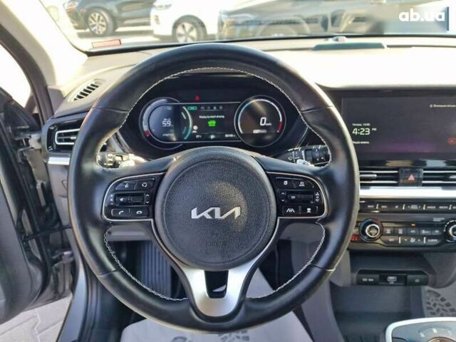 Киа Niro, объемом двигателя 0 л и пробегом 38 тыс. км за 18900 $, фото 23 на Automoto.ua