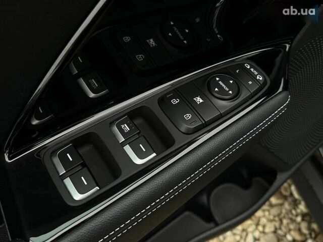 Киа Niro, объемом двигателя 0 л и пробегом 37 тыс. км за 24900 $, фото 3 на Automoto.ua