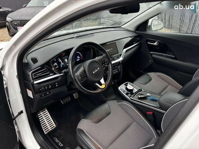 Киа Niro, объемом двигателя 0 л и пробегом 61 тыс. км за 25200 $, фото 22 на Automoto.ua