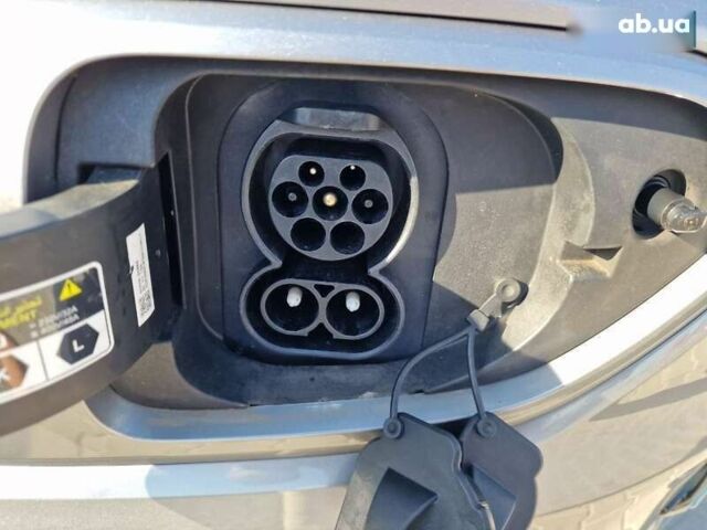 Киа Niro, объемом двигателя 0 л и пробегом 38 тыс. км за 18900 $, фото 4 на Automoto.ua