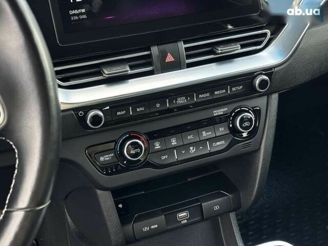 Киа Niro, объемом двигателя 0 л и пробегом 62 тыс. км за 23650 $, фото 11 на Automoto.ua