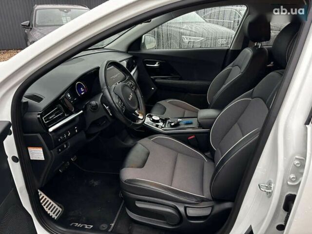 Киа Niro, объемом двигателя 0 л и пробегом 61 тыс. км за 25200 $, фото 19 на Automoto.ua