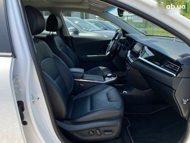 Киа Niro, объемом двигателя 0 л и пробегом 65 тыс. км за 23200 $, фото 4 на Automoto.ua