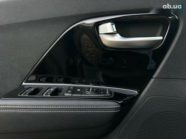 Киа Niro, объемом двигателя 0 л и пробегом 38 тыс. км за 24800 $, фото 5 на Automoto.ua