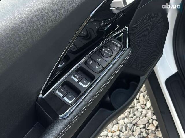 Киа Niro, объемом двигателя 0 л и пробегом 62 тыс. км за 23650 $, фото 19 на Automoto.ua