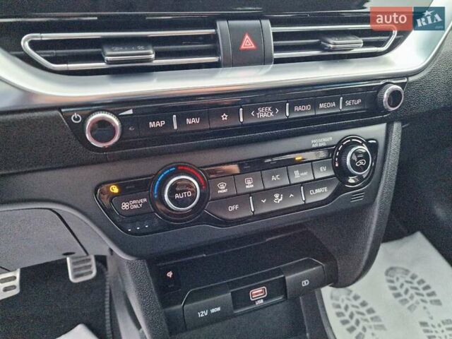 Киа Niro, объемом двигателя 0 л и пробегом 139 тыс. км за 22300 $, фото 36 на Automoto.ua