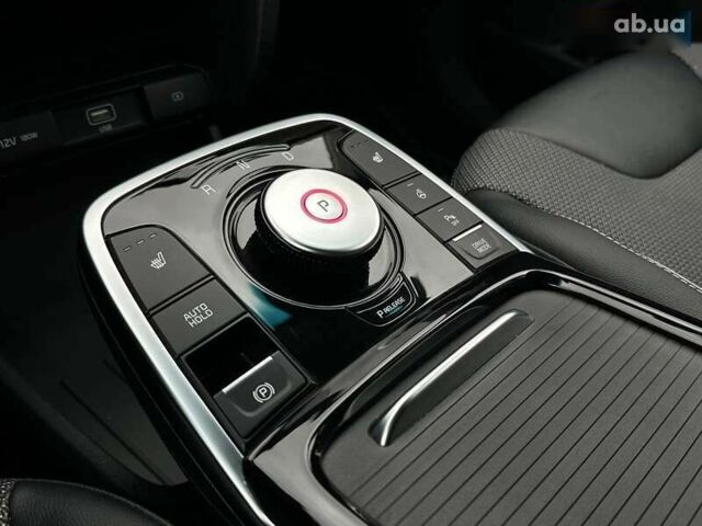 Киа Niro, объемом двигателя 0 л и пробегом 44 тыс. км за 24200 $, фото 8 на Automoto.ua