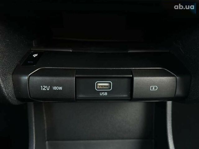 Киа Niro, объемом двигателя 0 л и пробегом 38 тыс. км за 24800 $, фото 9 на Automoto.ua